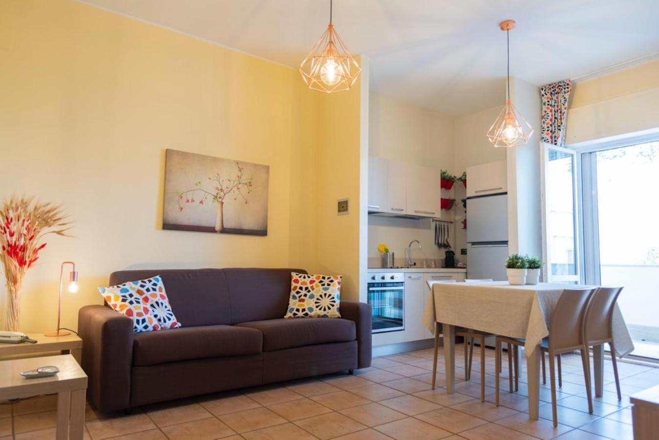 Blu Sun Apartment In Complesso Riva Del Sole Джовінаццо Екстер'єр фото